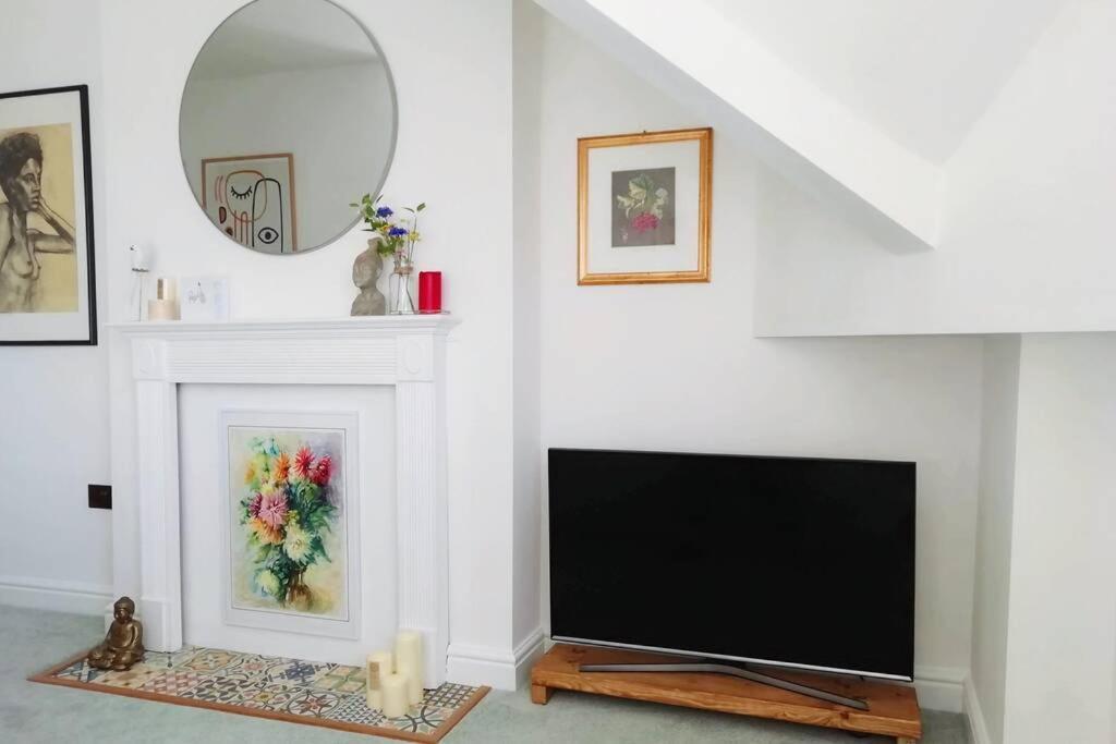 Cosy, Elegant Apartment In Heart Of Ludlow Town Εξωτερικό φωτογραφία