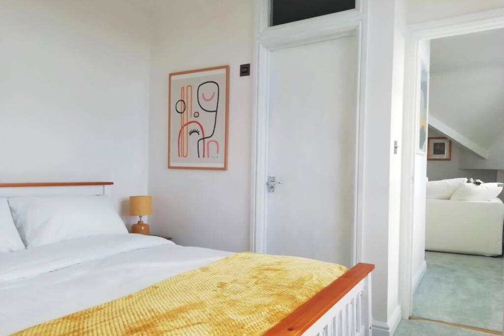 Cosy, Elegant Apartment In Heart Of Ludlow Town Εξωτερικό φωτογραφία